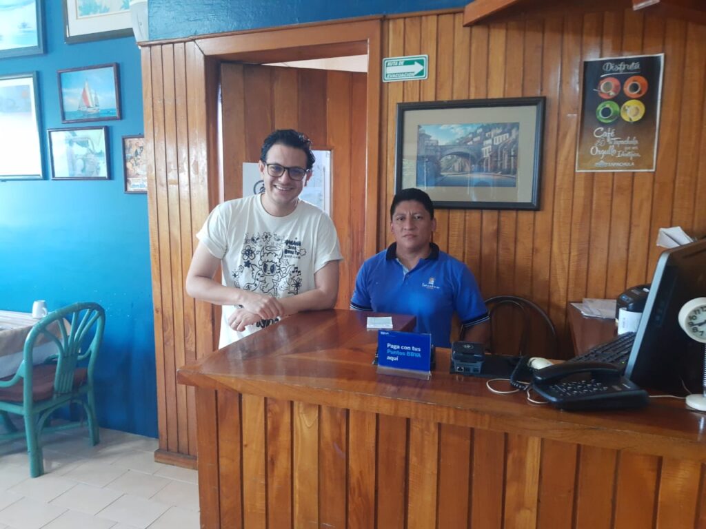 HOTEL LACANTUM por su ubicación, calidad y servicio... "somos la mejor opción para que Usted y su familia, disfruten de su estancia en nuestra ciudad"