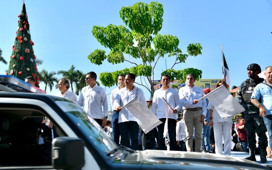 YAMIL MELGAR ATESTIGUA JUNTO AL GOBERNADOR EDUARDO RAMÍREZ EN LA PRESENTACIÓN DEL GRUPO PAKAL.
